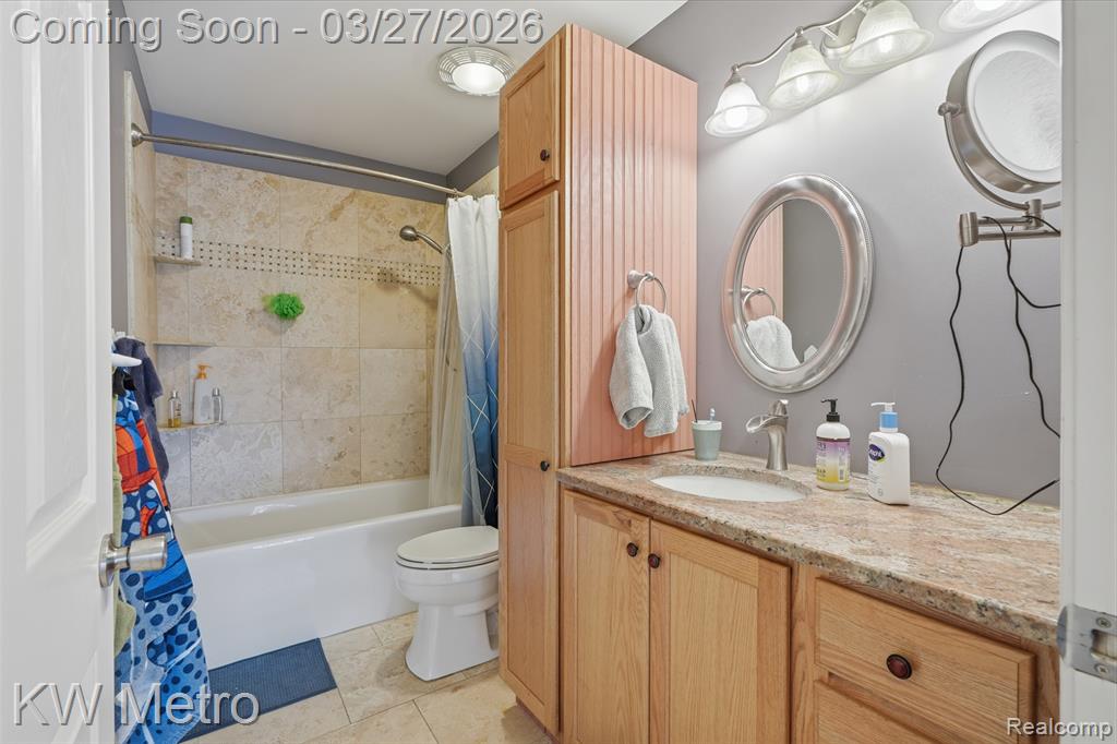 7598 Ring Neck Drive, Waterford, MI 48327 — Photo 20