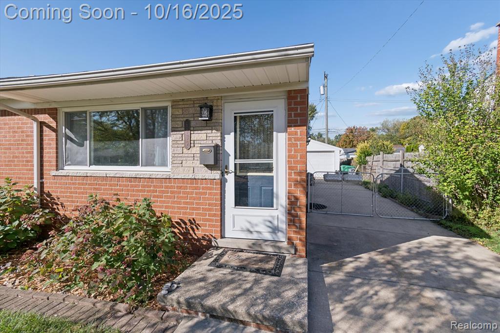 6439 Huntleigh Street, Garden City, MI — Photo 5