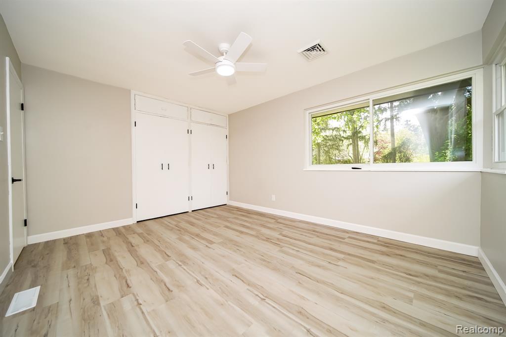 19041 Bungalow Drive, Lathrup Village, MI 48076 — Photo 76