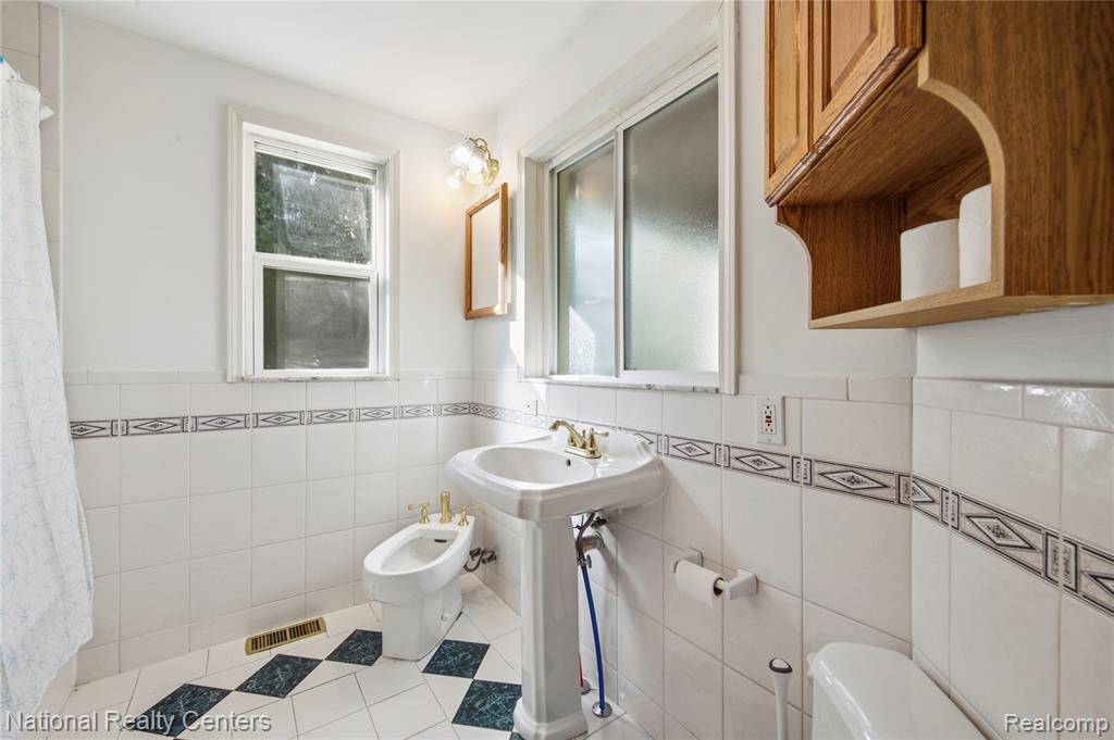 793 Hartland Avenue, Troy, MI 48083 — Photo 27