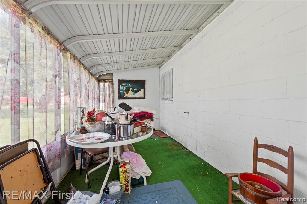 6829 John R Road, Troy, MI 48085 — Photo 12