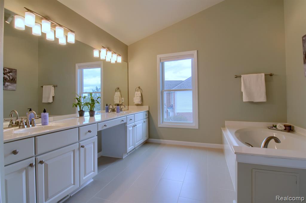 47495 PARKGATE, Canton, MI 48188 — Photo 22