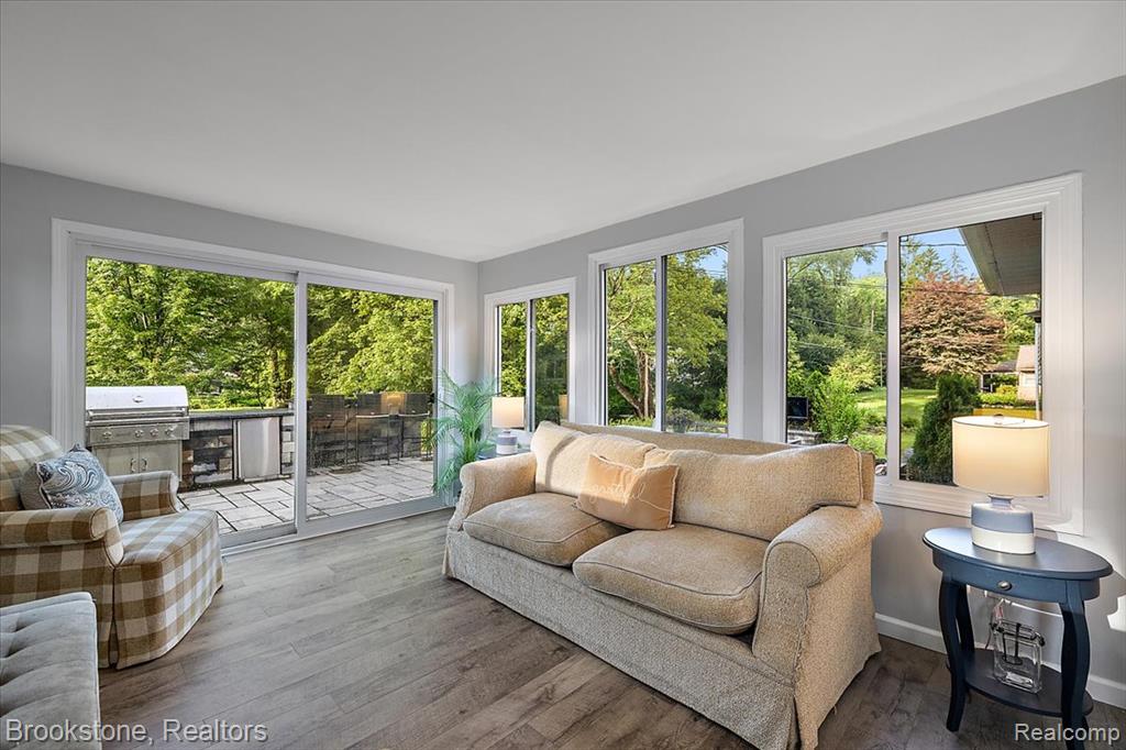711 Hickory Heights Drive, Bloomfield Hills, MI 48304 — Photo 12