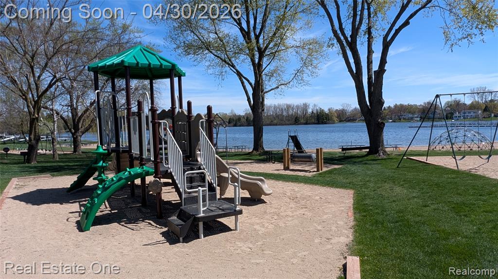 2748 Armstrong Drive, Lake Orion, MI — Photo 79