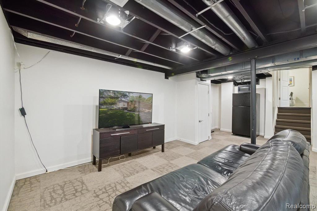 427 Rolling Green Circle S, Rochester Hills, MI 48309 — Photo 41