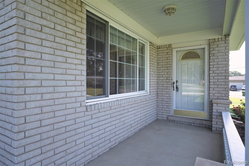 53626 Debra Drive, Shelby Twp, MI 48316 — Photo 6