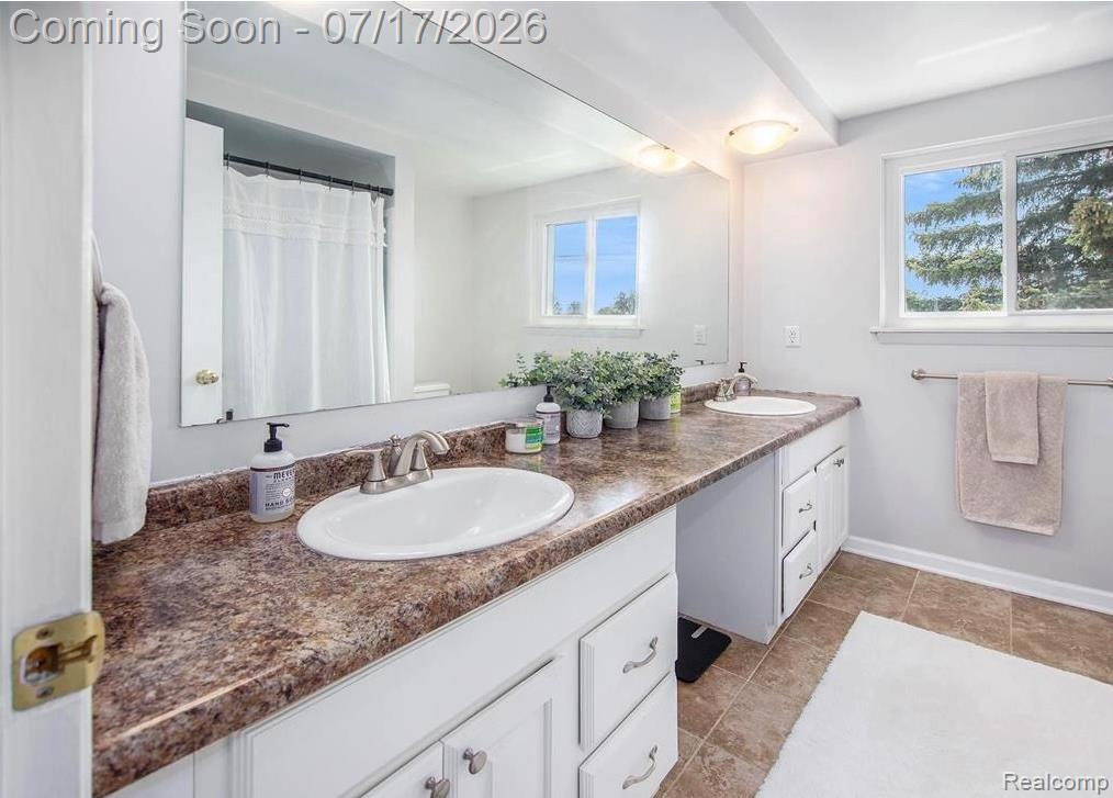 5256 Dickson Drive, Sterling Heights, MI 48310 — Photo 11