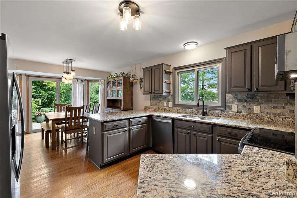 42764 Bloomingdale Drive, Sterling Heights, MI 48314 — Photo 14