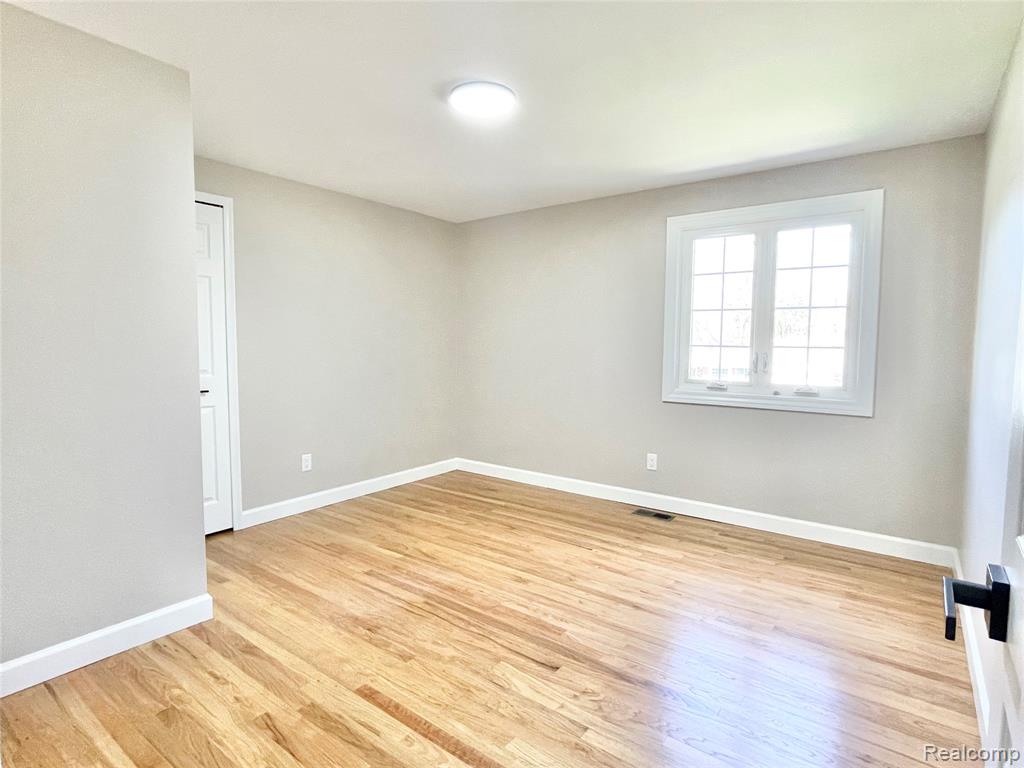 600 SEDGEFIELD Drive, Bloomfield Hills, MI 48304 — Photo 15