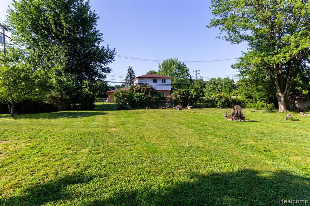 8345 E 14 Mile Road, Sterling Heights, MI 48312 — Photo 35