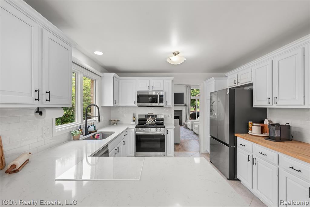 52542 Westcreek Drive, Macomb, MI 48042 — Photo 12