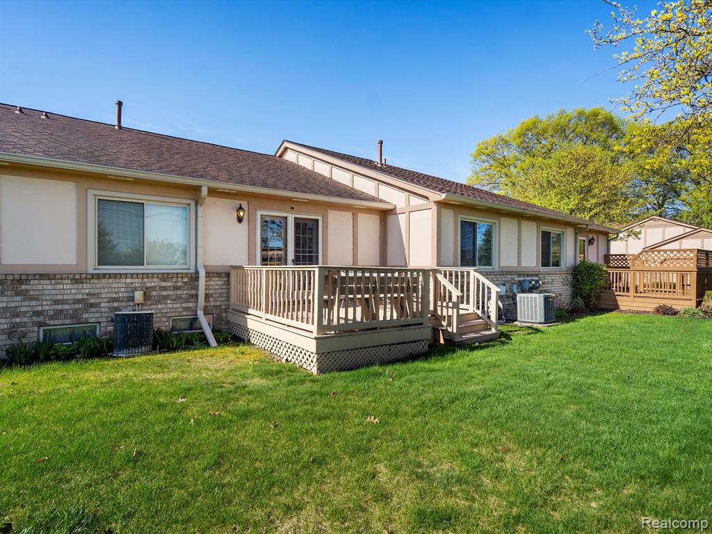 42393 WILLOW TREE Lane W, Clinton Twp, MI 48038 — Photo 4