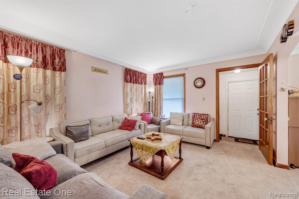 6731 Heyden Street, Dearborn Heights, MI 48127 — Photo 6