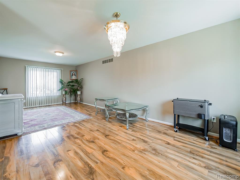 48199 Lafayette Drive, Macomb, MI 48044 — Photo 10