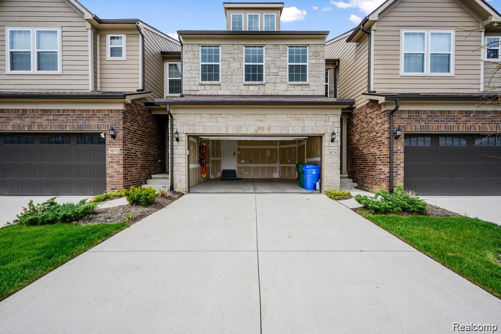 1674 Addison Circle, Walled Lake, MI 48390 — Photo 36