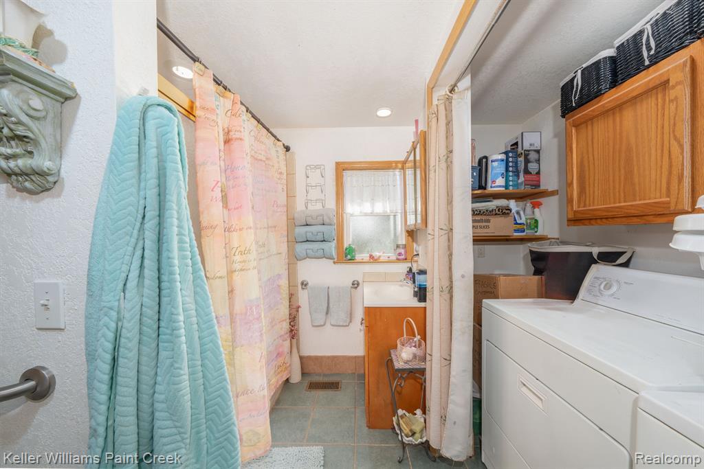 5599 E RIVER Road, East China, MI — Photo 29