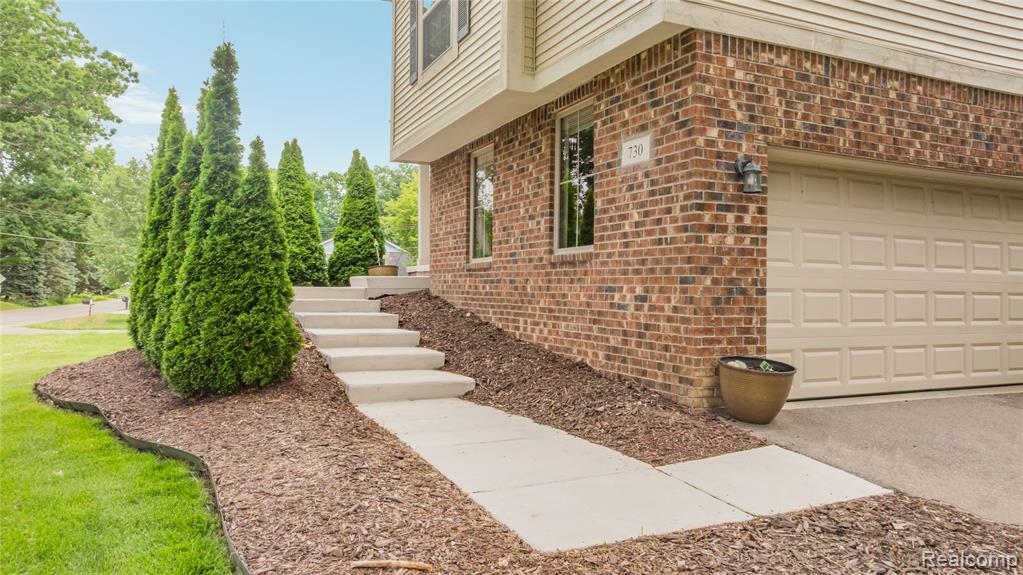 730 Leon Road, Walled Lake, MI 48390 — Photo 62