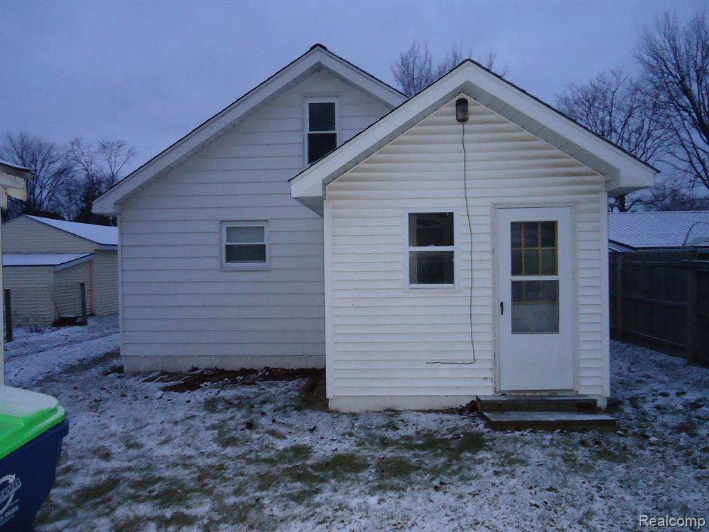 595 S RIVER Road, Saginaw, MI 48609 — Photo 3