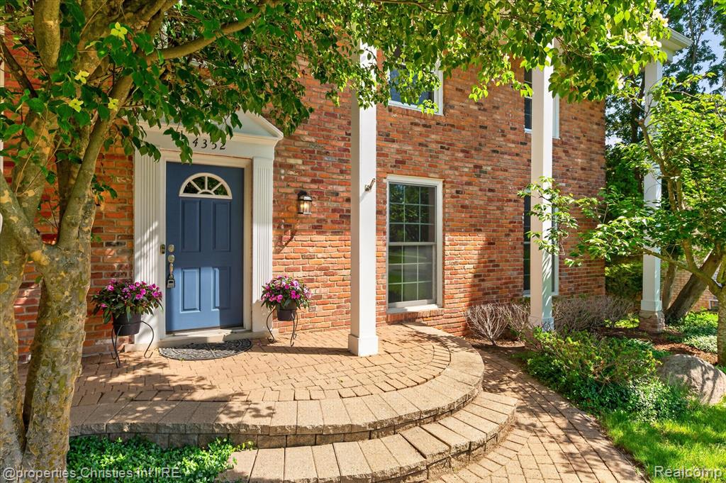 4352 Greenstown Drive, West Bloomfield, MI 48323 — Photo 5