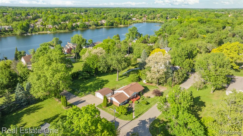6740 Brockhurst Boulevard, West Bloomfield, MI — Photo 49