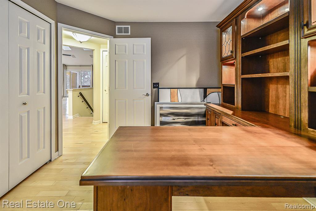 941 PERSIMMON Drive, Brighton, MI 48116 — Photo 25