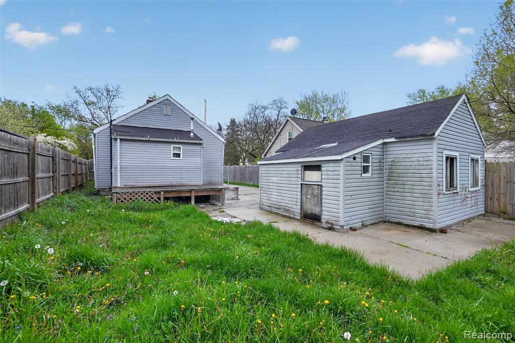 4910 HUGHES Road, Lansing, MI 48910 — Photo 22