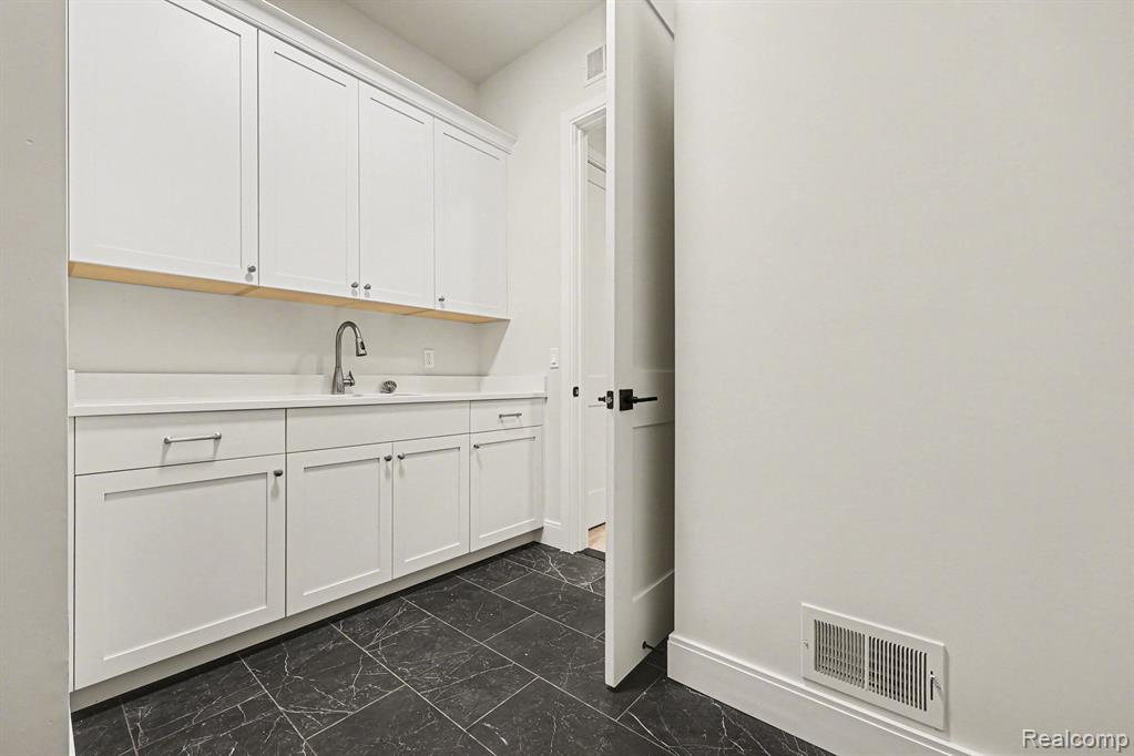 57135 Meadowridge Drive, Washington, MI — Photo 32
