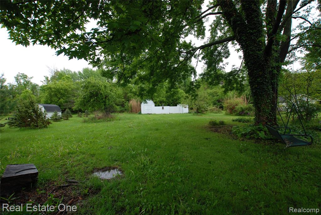 5399 BROBECK Street, Flint, MI 48532 — Photo 23