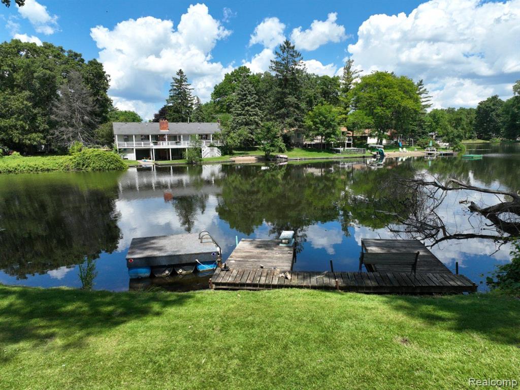 6523 ELLINWOOD Drive, White Lake, MI 48383 — Photo 8