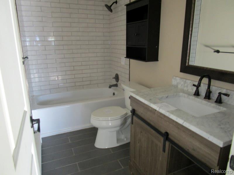 24681 Saint Paul Boulevard, Harrison Township, MI — Photo 7
