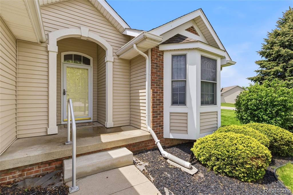 1171 Creekside Court, Burton, MI 48509 — Photo 4