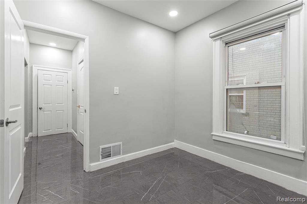 4736 Curtis Street, Dearborn, MI 48126 — Photo 10