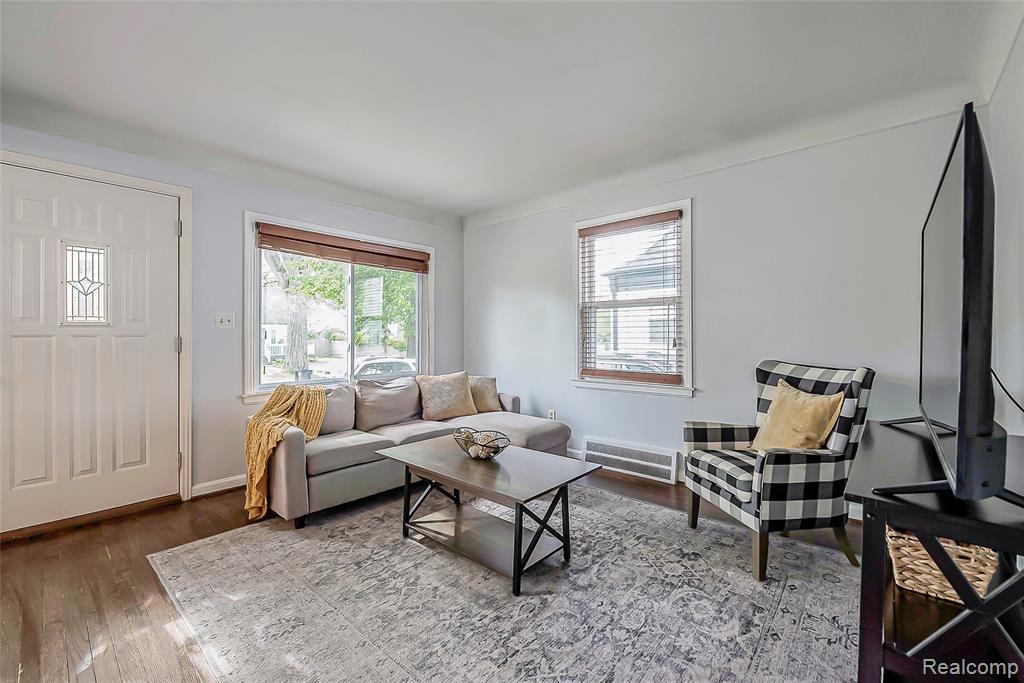 417 Helene Avenue, Royal Oak, MI 48067 — Photo 4