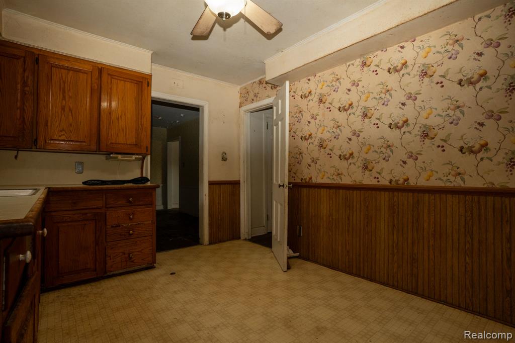 26120 Hendrie Boulevard, Huntington Woods, MI — Photo 22