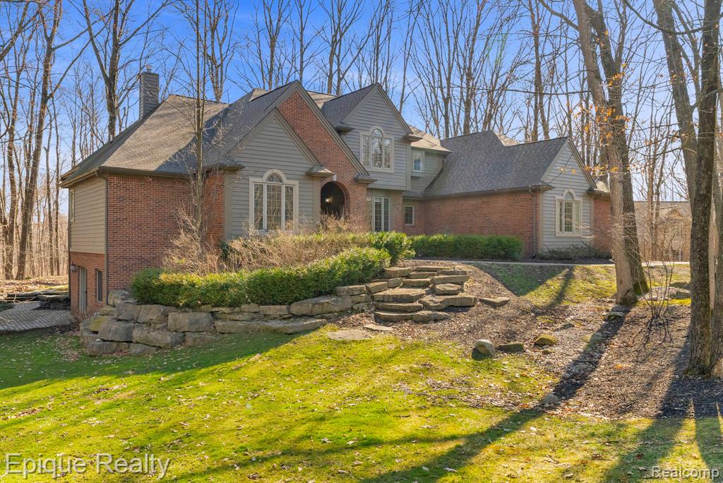 9155 Kelly Lake Drive, Clarkston, MI 48348 — Photo 2