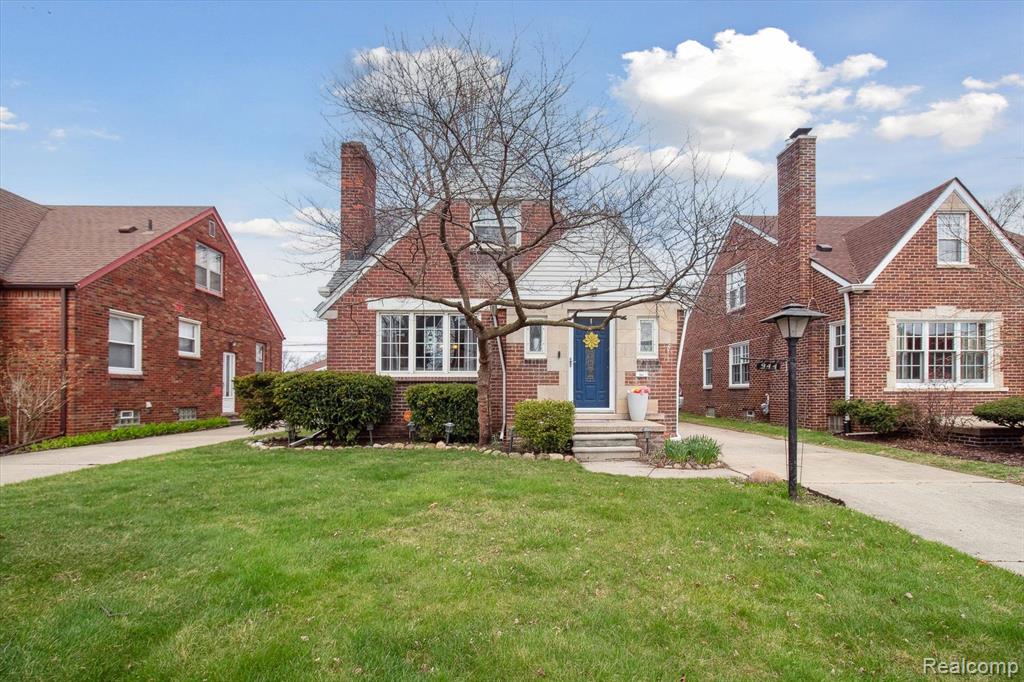 944 NEW YORK Avenue, Lincoln Park, MI 48146 — front exterior