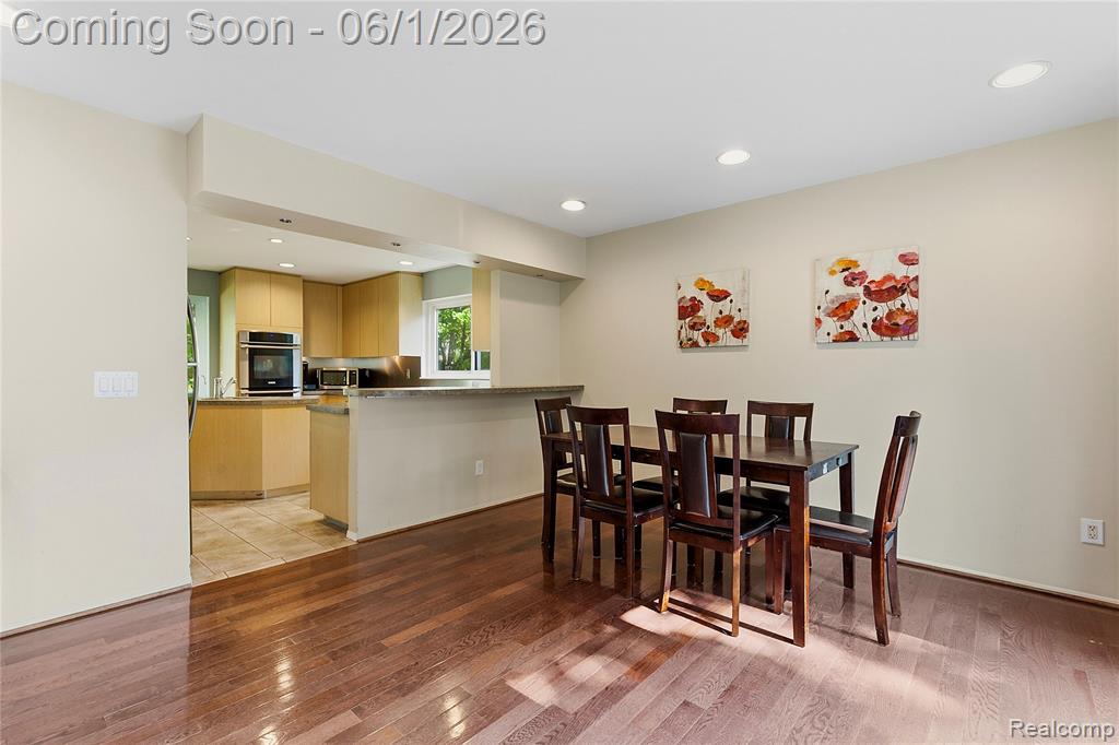5389 Fox Ridge Circle, West Bloomfield, MI — Photo 8