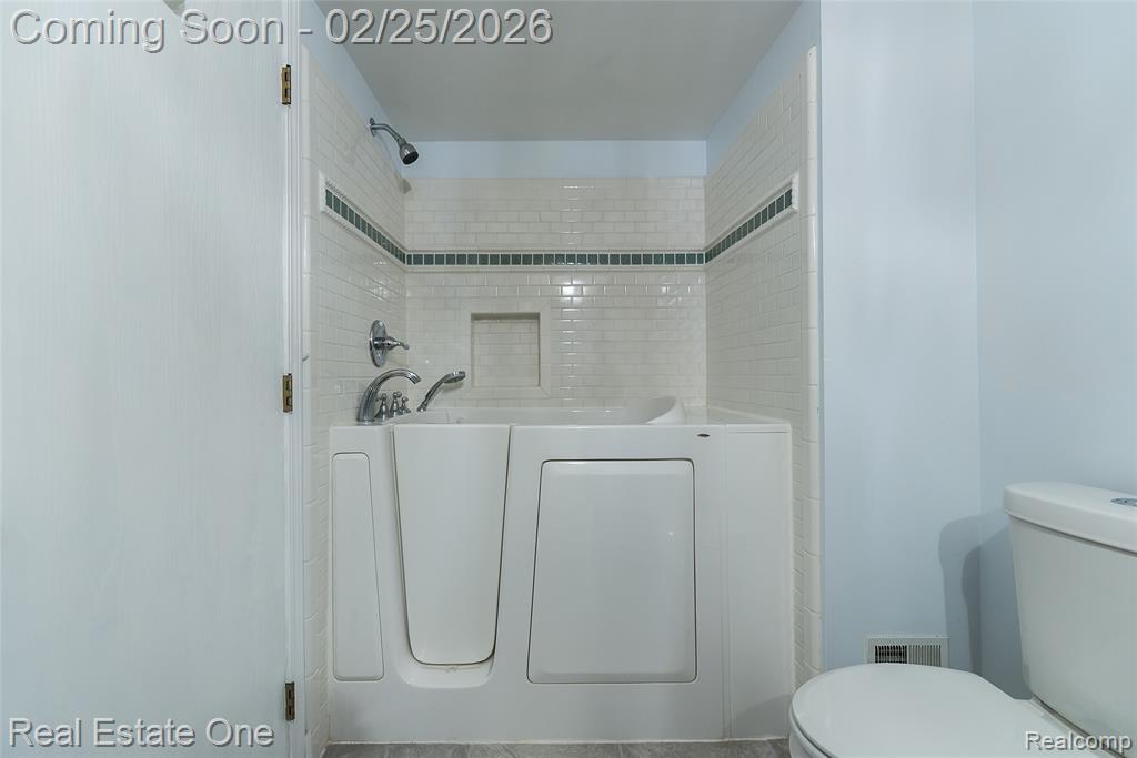 62351 Arlington Circle, 3, South Lyon, MI 48178 — Photo 17