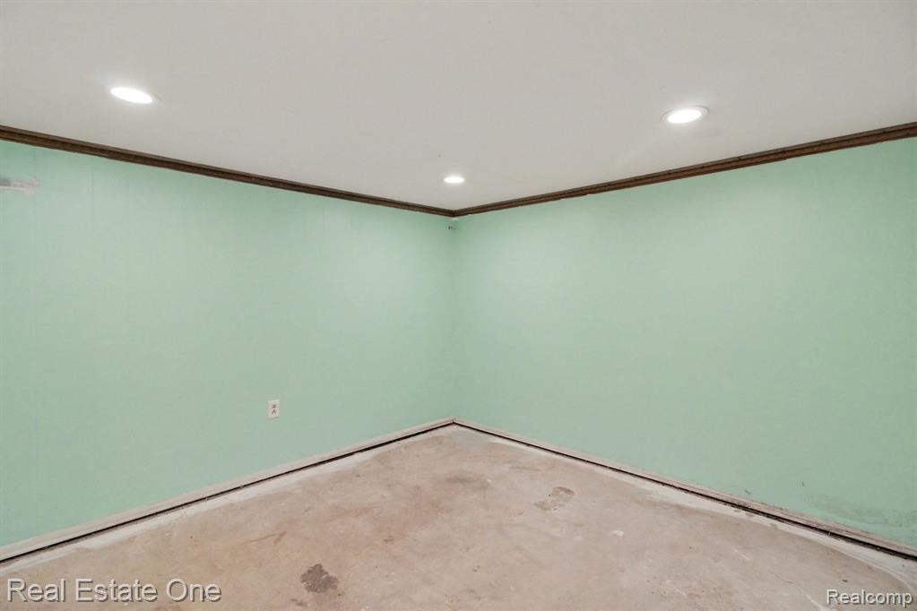4937 Oak Park Drive, Clarkston, MI — Photo 18
