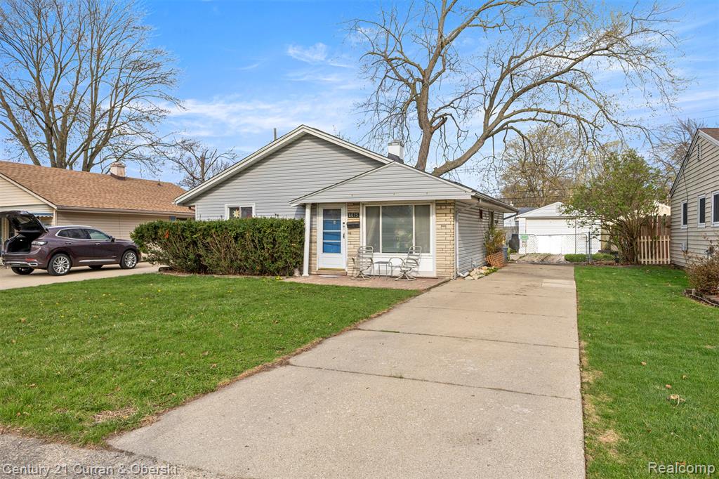 8075 William Street, Taylor, MI 48180 — front exterior