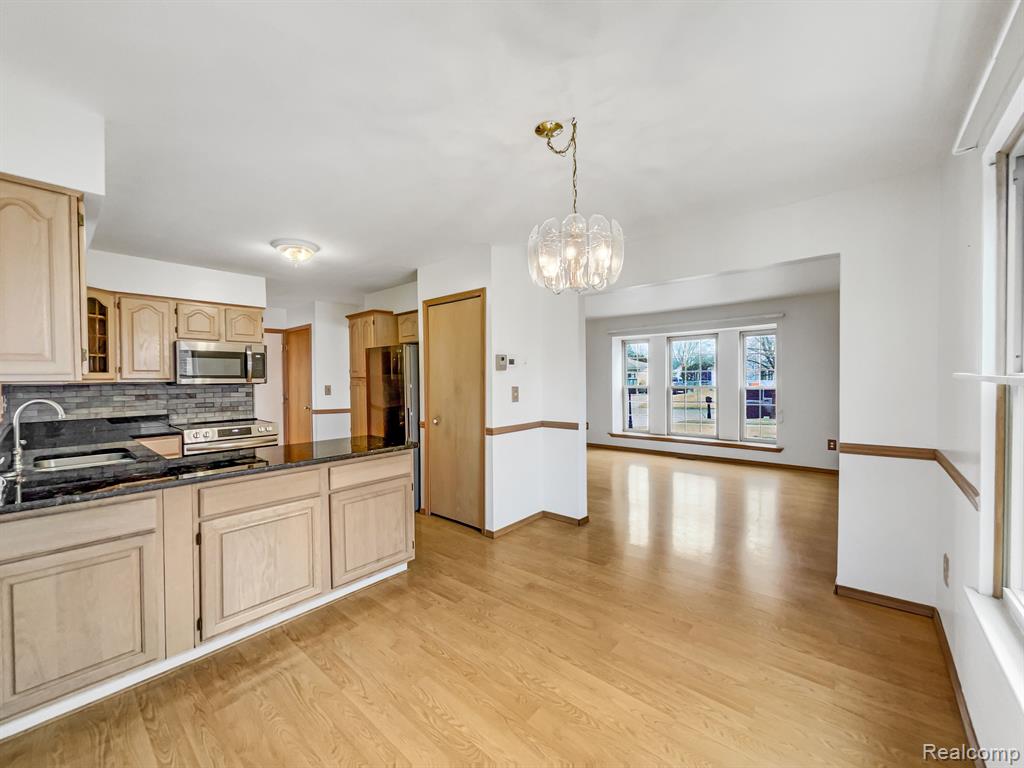 411 ROBYN Drive, Canton, MI 48187 — Photo 13