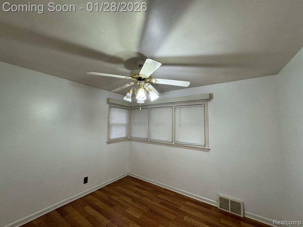 6922 MAYBURN Street, Dearborn Heights, MI 48127 — Photo 6