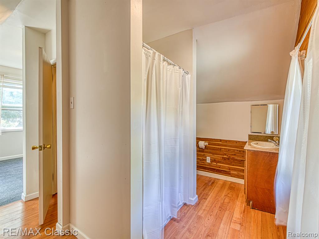 9156 Elizabeth Street, Whitmore Lake, MI 48189 — Photo 14