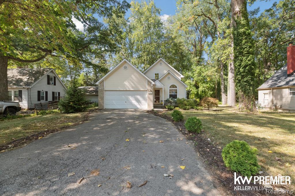 9301 Cardwell Street, Livonia, MI 48150 — Photo 2