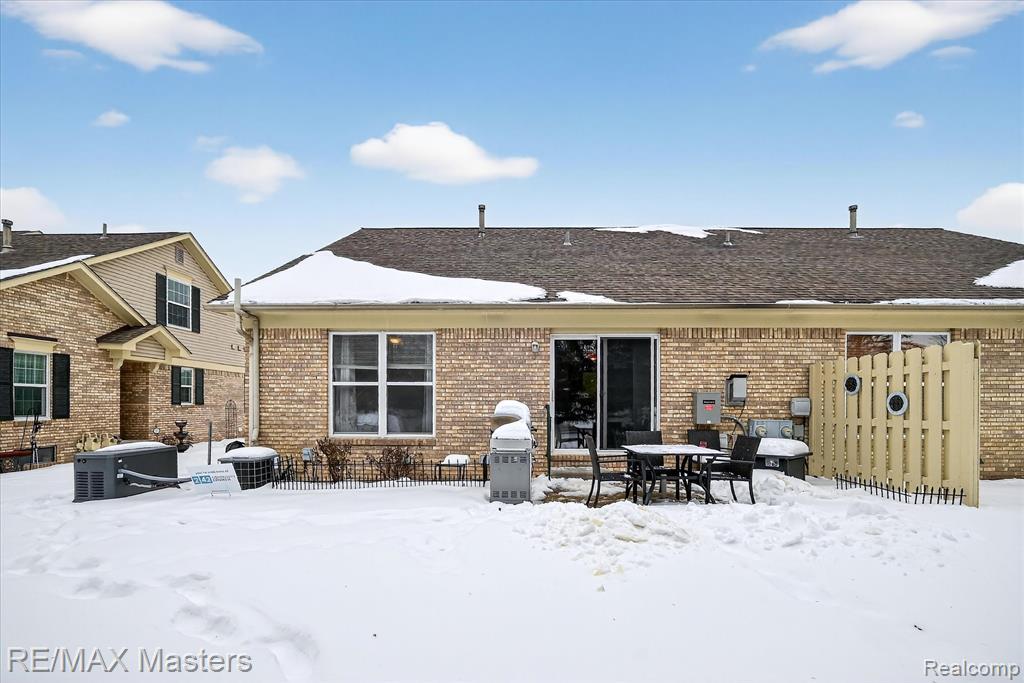 25409 Willowbrook Court, Flat Rock, MI 48134 — Photo 26