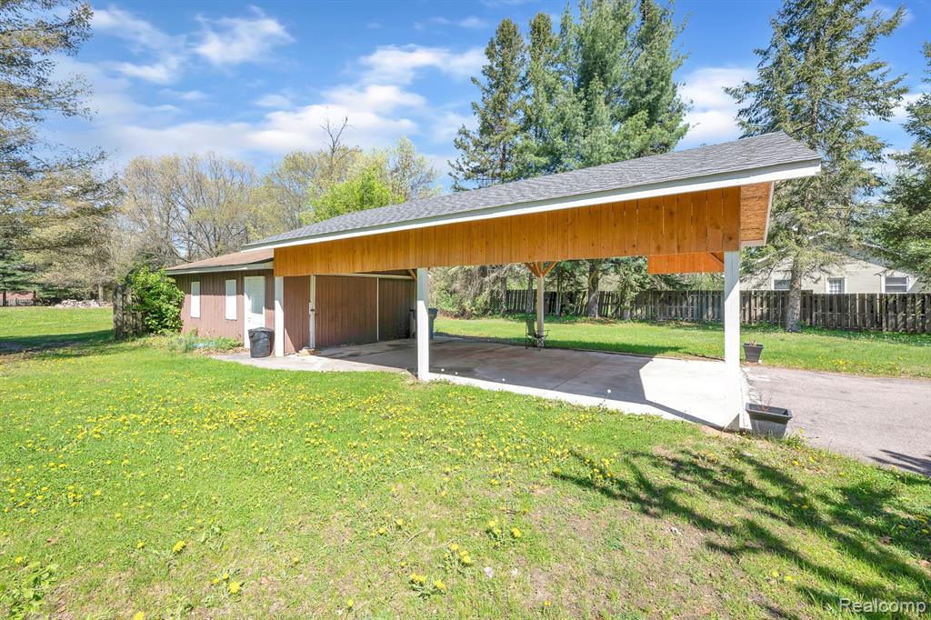 4953 CLINTONVILLE Road, Clarkston, MI — Photo 32