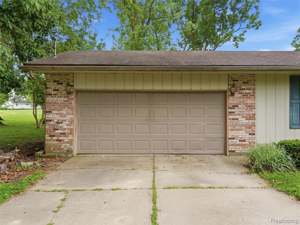 2439 N Long Lake Road, Fenton, MI 48430 — Photo 22