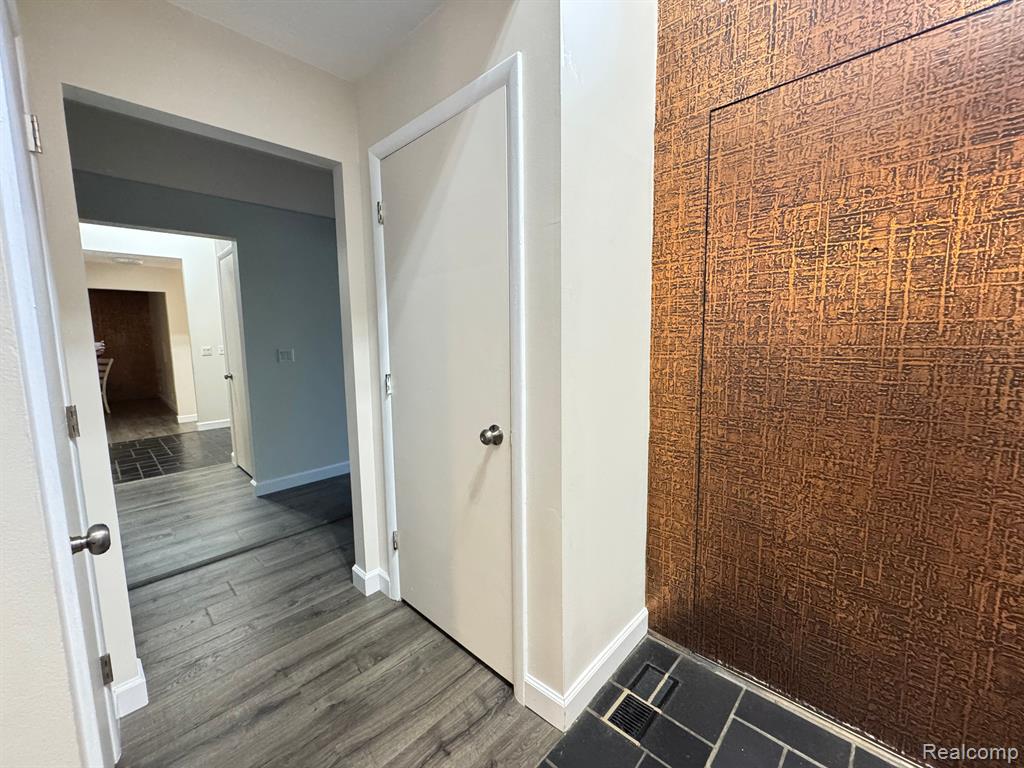 3 COLONY Lane, Dearborn, MI 48120 — Photo 16