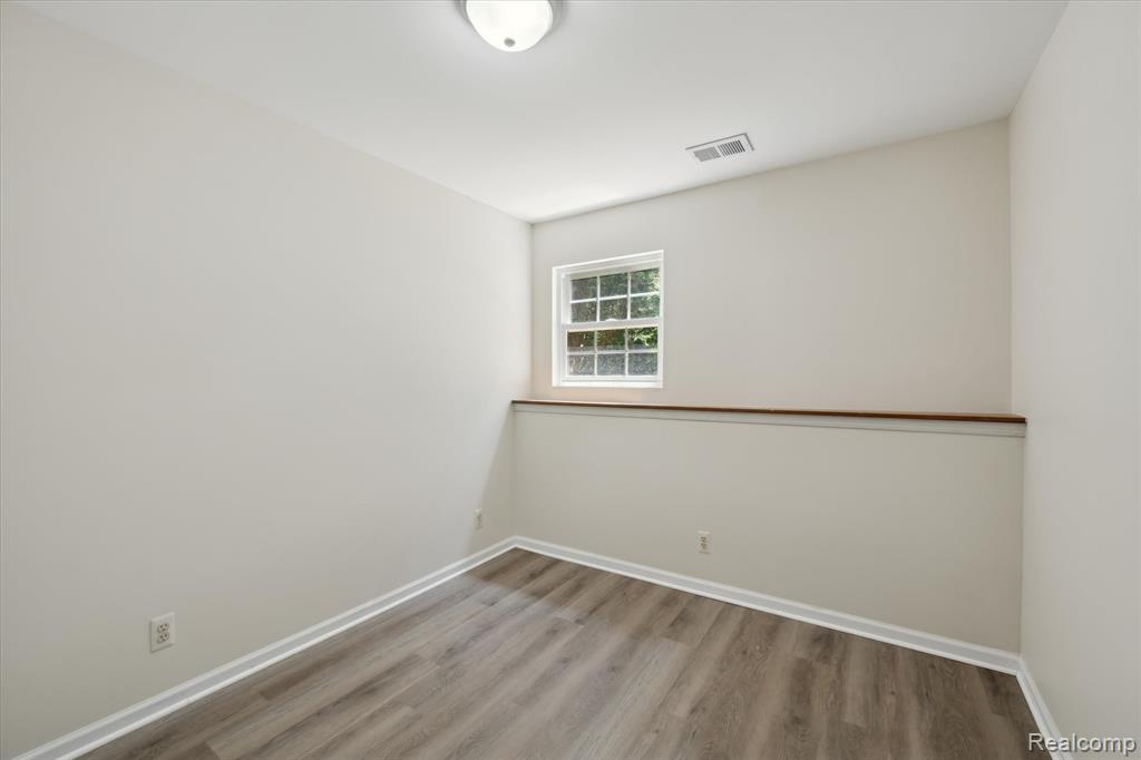 5849 Whispering Oaks Drive, Howell, MI 48855 — Photo 27