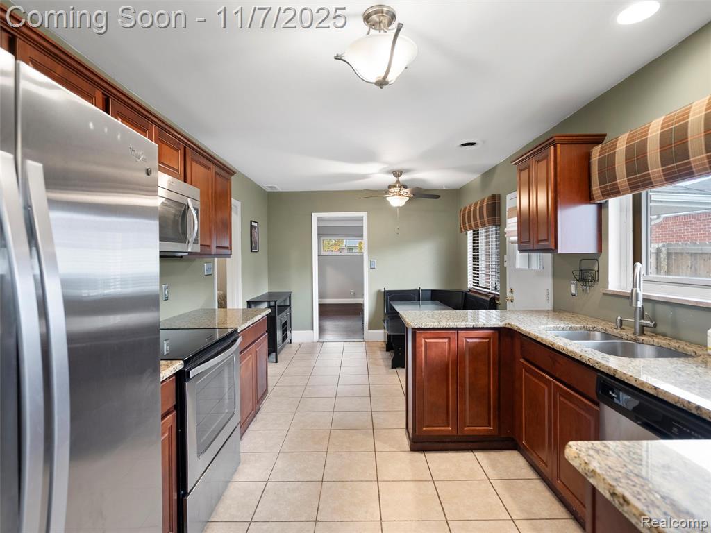 7231 Weingartz, Center Line, MI 48015 — Photo 9